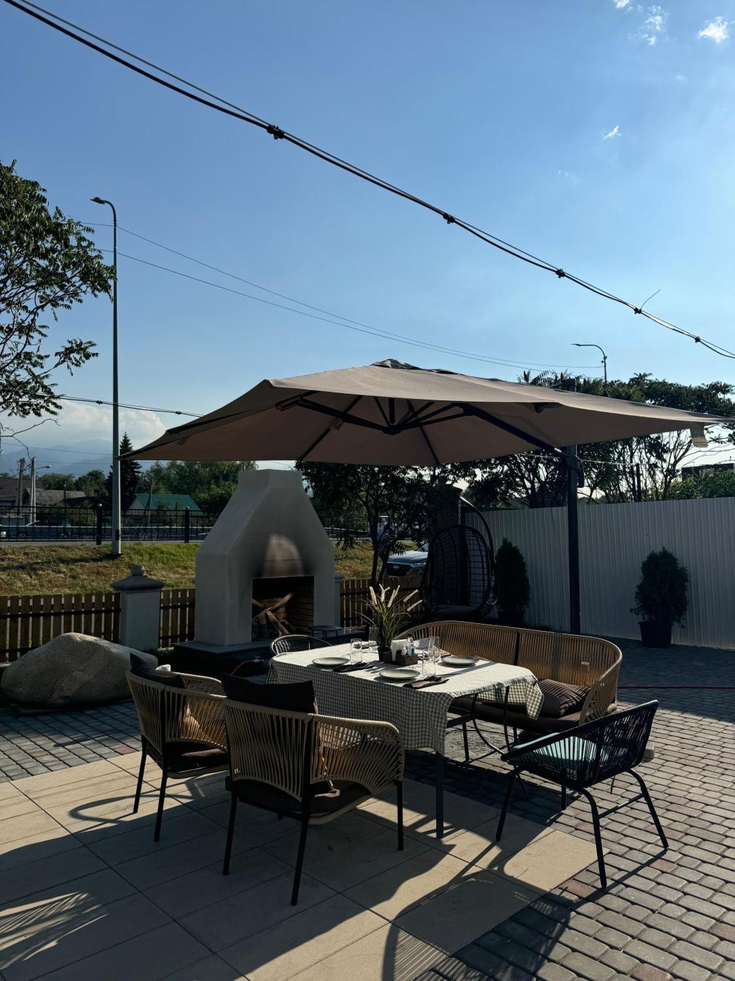 אלמטי Mosh Mosh Boutique Hotel מראה חיצוני תמונה