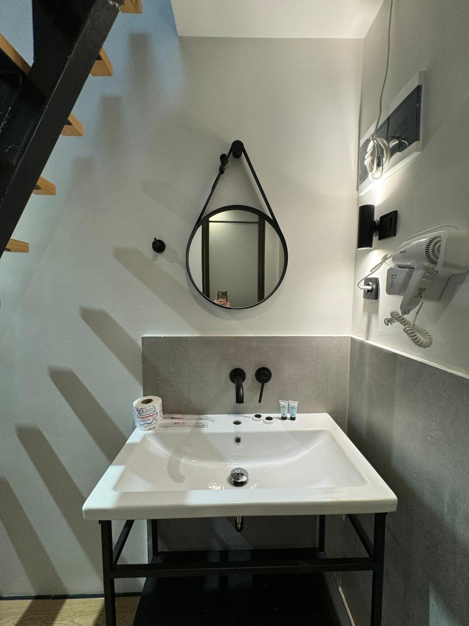 אלמטי Mosh Mosh Boutique Hotel מראה חיצוני תמונה