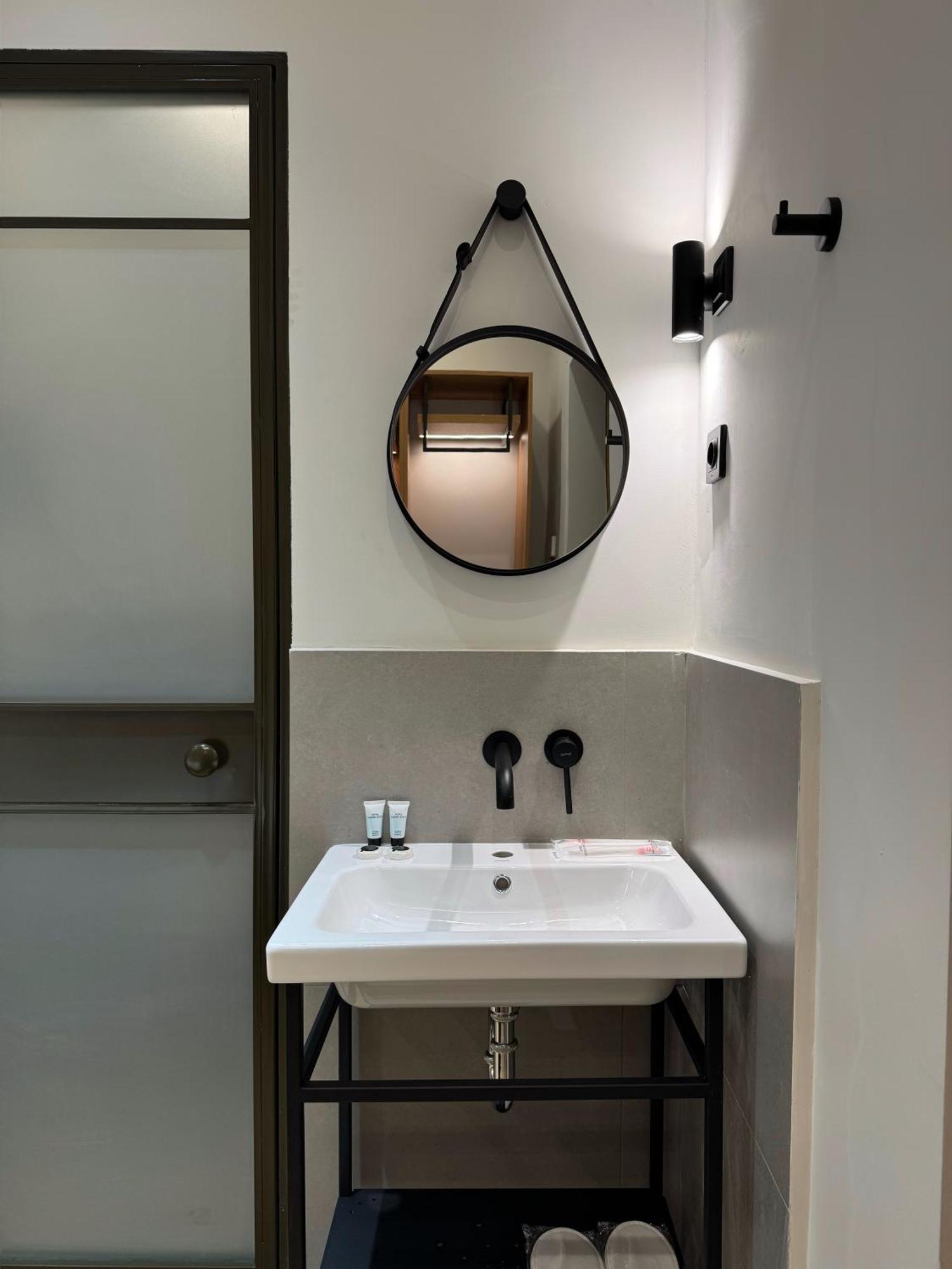 אלמטי Mosh Mosh Boutique Hotel מראה חיצוני תמונה